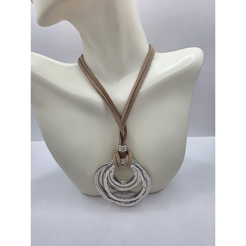 VTG Multi Silvertone Rings Pendant Necklace w\ Suede Cord 32" Pendant 2"